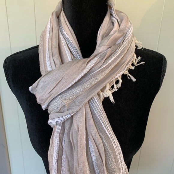 NEW Collection 18 Women’s Shawl Wrap Scarf - Picture 2 of 9